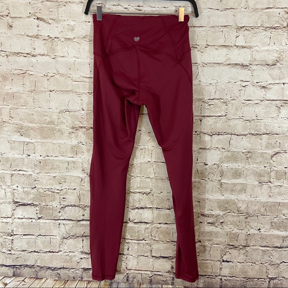 Burgundy high waisted active leggings size small - Picture 6 of 7